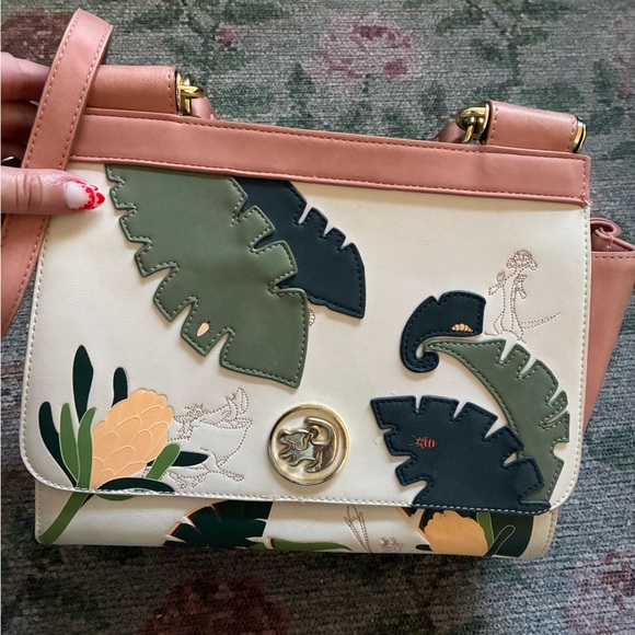 Disney Handbags - Loungefly Lion king crossbody 🤎🦁